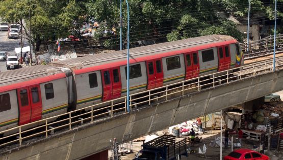 Delcy Rodríguez acusa intento de paralizar el transporte en Caracas tras convocatoria de huelga