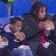 Familia se vuelve viral al ser captada cenando cemitas durante el partido Puebla vs Necaxa