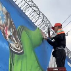 Pintan mural de Cristiano Ronaldo con playera de México en las inmediaciones del Estadio Azteca: “Aunque sea que la gente lo vea aquí”