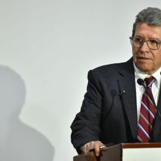 "Plan B" de reforma electoral va por bonos y seguros de gastos médicos mayores en el INE: Monreal