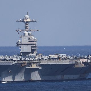 Incendio en el portaaviones USS Gerald R Ford obliga a su retirada del mar Rojo