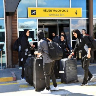 Selección femenil de Irán regresa a su país tras retirar solicitudes de asilo