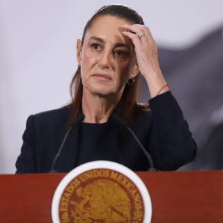 FGR contradice a Sheinbaum: dice que investiga incendio dentro de Dos Bocas y no en el exterior