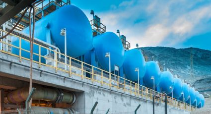 El agua potable bajo asedio en el conflicto con Irán: reportan ataques a plantas desalinizadoras