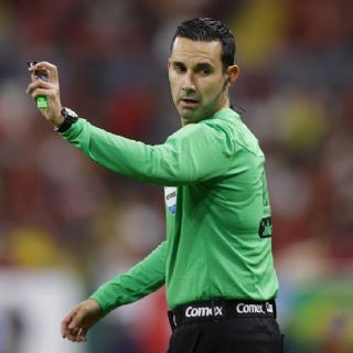 Reportan que el árbitro mexicano César Ramos está varado en Qatar por el conflicto en Oriente Medio