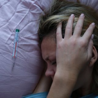 Los sobrevivientes de la meningitis padecen secuelas graves durante años, revela un nuevo estudio