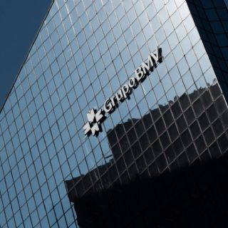 Peso y Bolsa caen por repunte de la inflación global tras conflicto en Medio Oriente