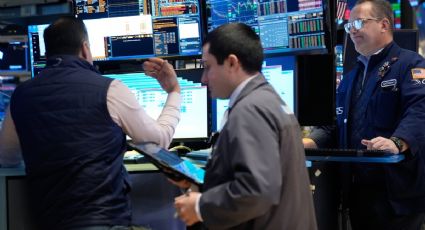 Petróleo se dispara a 112 dólares por barril tras el conflicto con Irán; Wall Street cierra con pérdidas