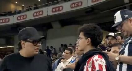 Aficionado de Chivas que 'reprendió' a su hijo tras el partido ante Rayados se justifica: “Lanzó cerveza en la atajada del penal”
