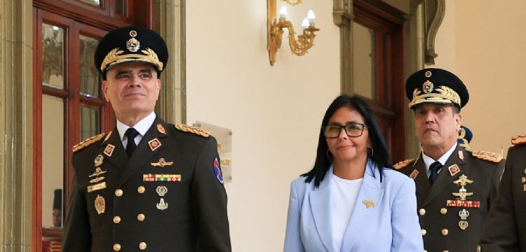 "Mi gran objetivo fue evitar una guerra": Vladimir Padrino defiende sus decisiones tras destitución