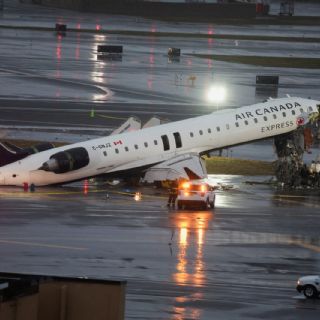 Mueren dos personas por la colisión de un avión de Air Canada en el aeropuerto LaGuardia