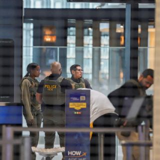 Detectan humo en el aeropuerto de Newark y suspenden temporalmente las operaciones