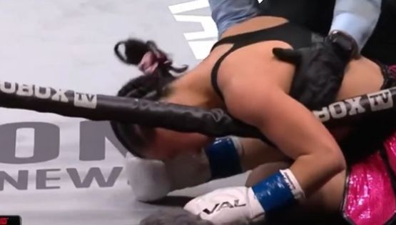 Boxeadora de 19 años convulsiona en el ring tras ser noqueada en el primer round; estuvo en coma inducido