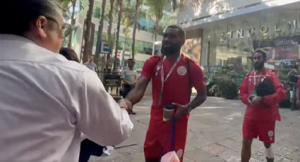 Jugadores de Nueva Caledonia sorprenden con su sencillez al chofer de su autobús en Guadalajara: “Nada que ver con los mexicanos, estos sí saludan”