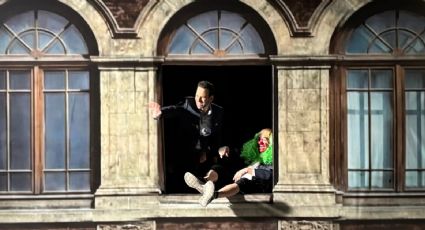 Brozo y Loret se asoman a la realidad desde el balcón de Palacio Nacional, ahí descubren que una cosa es que se te quemen las piernas por asolearte y otra que traigas al país incendiado