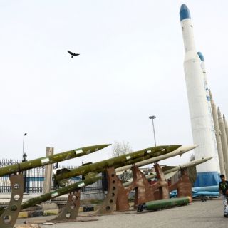 Rusia apoya a Irán con el envío de drones, medicinas y alimentos, afirma el Financial Times