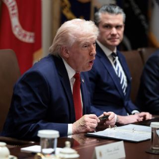 "Tal vez vaya a Venezuela": Trump ironiza con competir contra Delcy Rodríguez por la presidencia