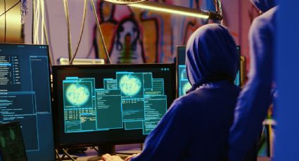 EU ofrece 10 mdd por información de grupos de hackers tras filtración de datos del director del FBI