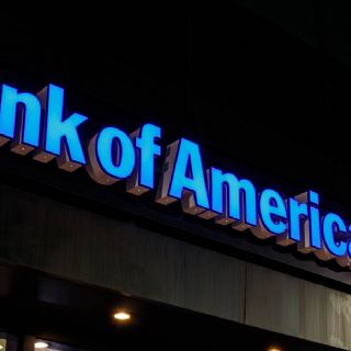 Frustran posible ataque terrorista en París: arrestan a sujeto que colocó explosivos en un banco