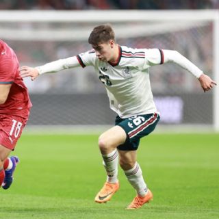 Con pasta de ídolo: ‘La Hormiga’ González desata ovación al ingresar al México vs Portugal