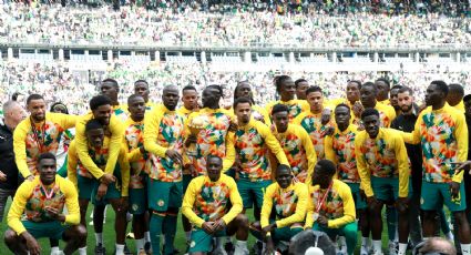 Senegal presenta ante 80 mil personas en Francia el trofeo de la Copa Africana que está en pugna y ahora le ‘pertenece’ a Marruecos