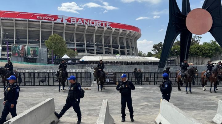 “Bienvenidos al Estadio Ciudad de México”: el Azteca reabre sus puertas cercado, en medio de protestas y sin estar terminado