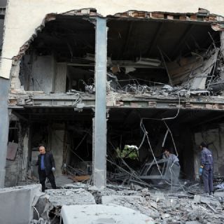 Atacan en Teherán oficinas de una cadena de televisión qatarí; edificio queda en riesgo de derrumbe