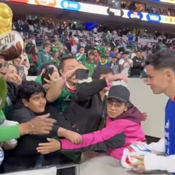 Aficionado le pide autógrafo a Fidalgo y tras recibirlo le arrebata el plumón
