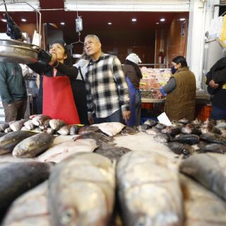 Mexicanos apuestan por los mercados locales para hacer frente a la inflación en Semana Santa