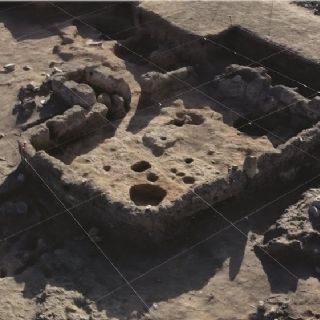 Hallan aldea semisubterránea, áreas funerarias y petrograbados en el desierto de Sonora