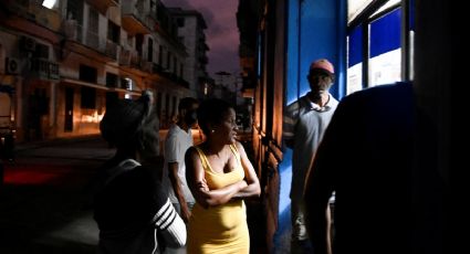 Cuba restablece lentamente el servicio eléctrico tras apagón masivo por falla en una central termoeléctrica
