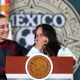 La futbolista Charlyn Corral llora con inspirador discurso en la mañanera