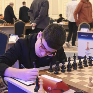 Faustino Oro no alcanzó a ser el Gran Maestro de ajedrez más joven, pero conoció a Anatoli Kárpov