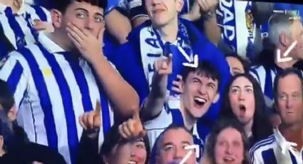 ¿Otra infidelidad? Aficionada es captada con un acompañante en la pantalla gigante del estadio y se esconde de inmediato