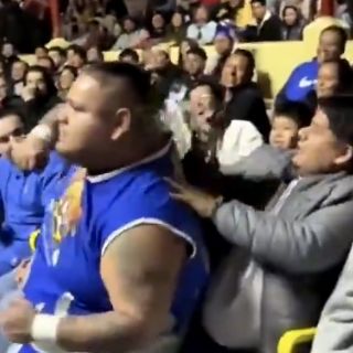 El luchador ‘Niño Hamburguesa’ es señalado por agredir a un aficionado durante una función
