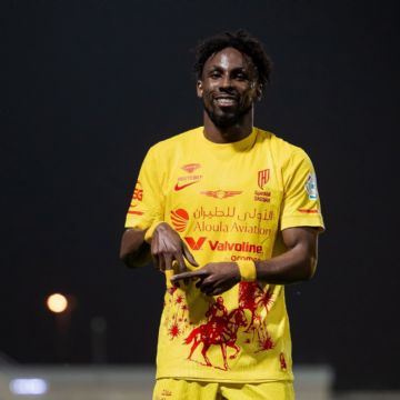 ¡Se aleja de Cristiano Ronaldo! Mexicano Julián Quiñones marca doblete y es líder de goleo en Arabia