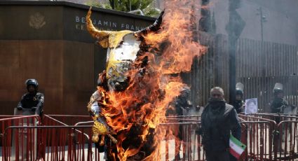 Protesta frente a la embajada de EU en CDMX: activistas exigen poner fin al conflicto en Medio Oriente