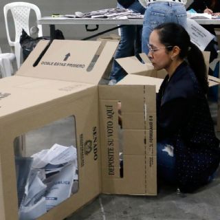 Colombia cierra la jornada electoral para definir a su nuevo Congreso y candidatos presidenciales