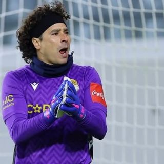 Memo Ochoa también falla: le meten gol entre las piernas y se agrava la crisis de porteros del Tri
