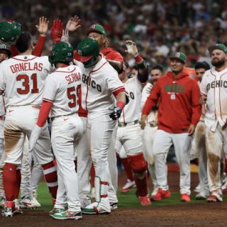 Afición mexicana canta a todo pulmón 'El rey' tras paliza azteca en el Clásico Mundial de Beisbol