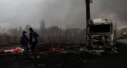 Nube tóxica envuelve Teherán tras ataques contra instalaciones petroleras; piden a ciudadanos no salir a las calles