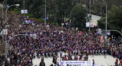 "¡Alto a la violencia machista!": miles de mujeres salen a protestar en Europa y Asia este 8M