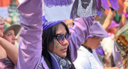 “Nos queremos vivas y libres”: avanzan contingentes de mujeres del Monumento a la Revolución rumbo al Zócalo