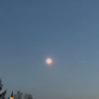 Avistan meteorito en Bélgica, Francia y Alemania; provoca daños a vivienda tras fragmentarse