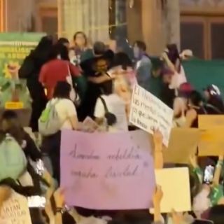 Detienen a sujeto por agresión en la marcha del 8M en Guanajuato; mujeres presentan denuncia