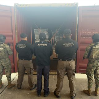 Aseguran más de 200 kilos de drogas en Veracruz en cargamento de piedra laja; no hay detenidos