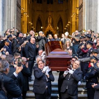 Willie Colón es despedido en Nueva York al ritmo de la salsa y en medio de aplausos