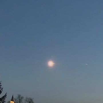Avistan meteorito en Bélgica, Francia y Alemania; provoca daños a vivienda tras fragmentarse