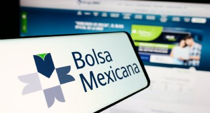 Bolsa cae en la apertura y el peso se debilita a 17.84 por dólar ante el conflicto en Medio Oriente