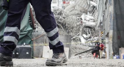 Derrumbe en CDMX: autoridades afirman que será difícil encontrar vivos a dos trabajadores, pero búsqueda se extenderá toda la noche